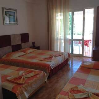 Гостевой дом Nazzi Улцинь Четырехместный номер Делюкс-2